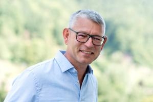 Bürgermeister Uwe Gaiser Bürgermeister Uwe Gaiser mit blauem Hemd